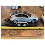 Maisto 1/18 Ford Explorer Sport Trac & Mercedes Coupe with Trailer