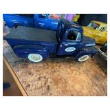 Vintage Style Die-Cast Pickup Truck Car Decor Lot w Wood Truck Plaque