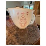 Corning Ware & Pyrex Assorted Kitchenware Lot Bowls Measuring Cups