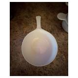Corning Ware & Pyrex Assorted Kitchenware Lot Bowls Measuring Cups