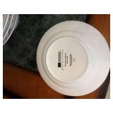 Oneida Fine Porcelain Blue Lattice 14-Piece Dinnerware Set Plates & Bowls