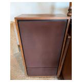 Vintage Walnut Floor Speakers Stereo Pair 33.25in Tall 17.5in Wide