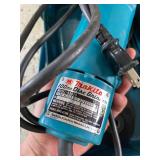 Makita 9501B 100mm Disc Grinder with Metal Case & Accessories