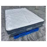 Beautyrest Silver BRS900 Plush Pillowtop Queen Mattress - MSRP $1,799.99 - No Reserve!