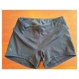 Ren Athletics Women's Shorts - Size Small, 2 Total *S