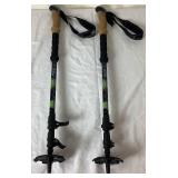 Red Tubbs Quest 29' Snowshoes with Cascade Mountain Tech Trekking Poles