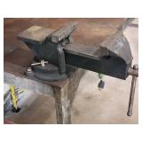 Welding Workstation with Mounted Vise and Welding Clamps