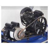 CASTAIR 220v Portable 8 Gal 135 p.s.i. Air Compressor