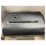 Fellowes Powershred 10 Sheet Cross Cut Shredder Fellowes Powershred 10 Sheet Cross Cut Shredder