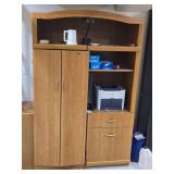 Hutch Desk with Retractable Pull-out Desk