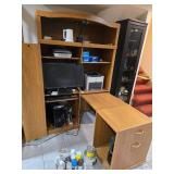 Hutch Desk with Retractable Pull-out Desk