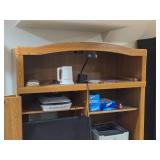 Hutch Desk with Retractable Pull-out Desk