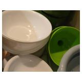 Lot of (1 Drawer) Bowls (assorted)