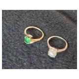 3.9-grams (total) - Lot of (2) Rings - 10K White Gold Pearl and 10K Gold Emerald