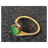 3.9-grams (total) - Lot of (2) Rings - 10K White Gold Pearl and 10K Gold Emerald