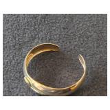 11.3-grams 14K Gold Cuff Bracelet