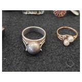 Lot of (16) Rings