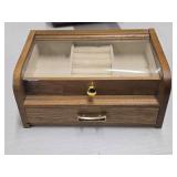 Flip-Top Jewelry Box 8' wide x 5' deep x 3 1/2' tall