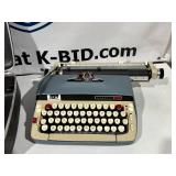 Smith Corona Typewriter & Case