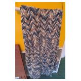 Pair of Queen Size Knit Blankets Blue Gray Chevron Ombre Throw Set