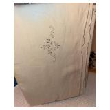 Vintage Cream Linen Tablecloth Cutwork Floral Scalloped 72x48