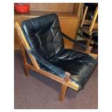 Vintage Scandinavian Modern Hunter MCM Leather Sling Lounge Chair Wood Frame