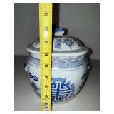 Blue and White Chinese Porcelain Covered Vessel With Foo Dog Finial