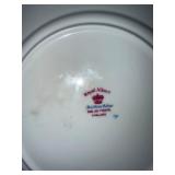 Royal Albert, Sur La Table & Cooks Porcelain Servingware Mixed Lot