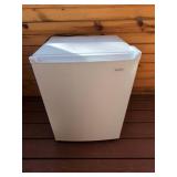 Sanyo Compact Mini Refrigerator White Model SR-257W 19x20x25
