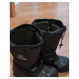 Pair of Kamik Men's Black Insulated Winter Snow Boots Size 11