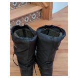 Pair of Kamik Men's Black Insulated Winter Snow Boots Size 11