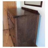 Vintage Traditional 5 Drawer Walnut Finish Dresser Chest 39.5in