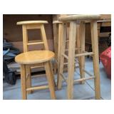 Set of 4 Round Wooden Bar Stools and Counter Stools Natural Finish