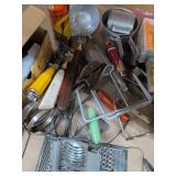 Vintage Kitchen Gadget Lot Ekco Daisy Server Sifter Utensils