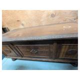 Roos Cedar Hope Chest Blanket Chest Sealtite Lid Carved Wood Trunk