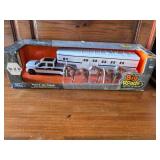 ERTL 1:32 Scale Ford truck/Trailer combo