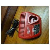 MILLWAUKEE BATTERY CHARGER