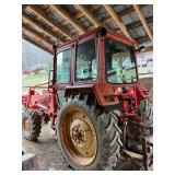Belarus 572 diesel tractor 4x4 runs and works with loader