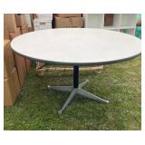 Herman Miller-Saarinen