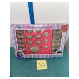 Fishel 22 pc fine porcelain tea set toy