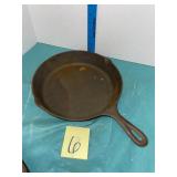 Lodge cast iron skillet