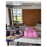 1 shelf lot of housewares