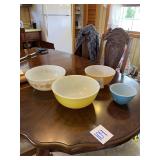 Pyrex bowls