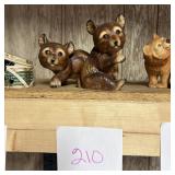 bear statues