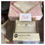 Wilton and Hortense B. Hewitt White/Ivory Ring Bea