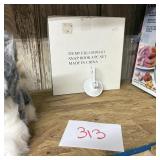 White Plastic Suction Cup Snap Hook 8-Piece Set