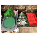 Baking Christmas cake pans