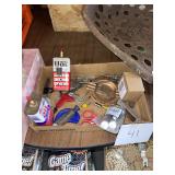 oil cans and miscellaneous tray lot