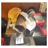Hard hat, Funnels garage