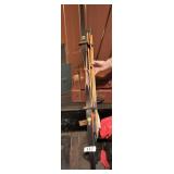 Vintage Bear Grizzly Recurve Bow/Wood Arrows